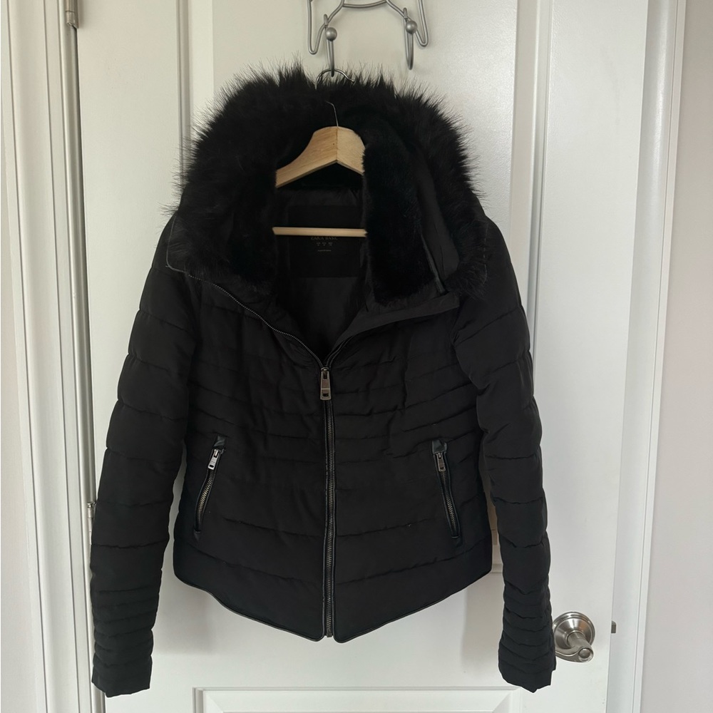 ZARA PUFFER QUILTED ANORAK JACKET W/ FUR HOOD.